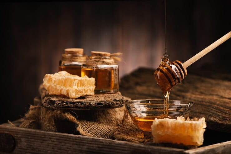عسل ارگانیک بدون افزودنی و شیرین کننده